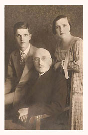 Doanld Gabor and his parents.